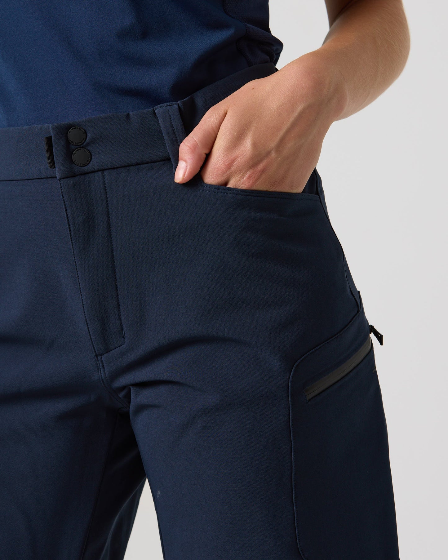 EXPLORER SHORTS WOMAN